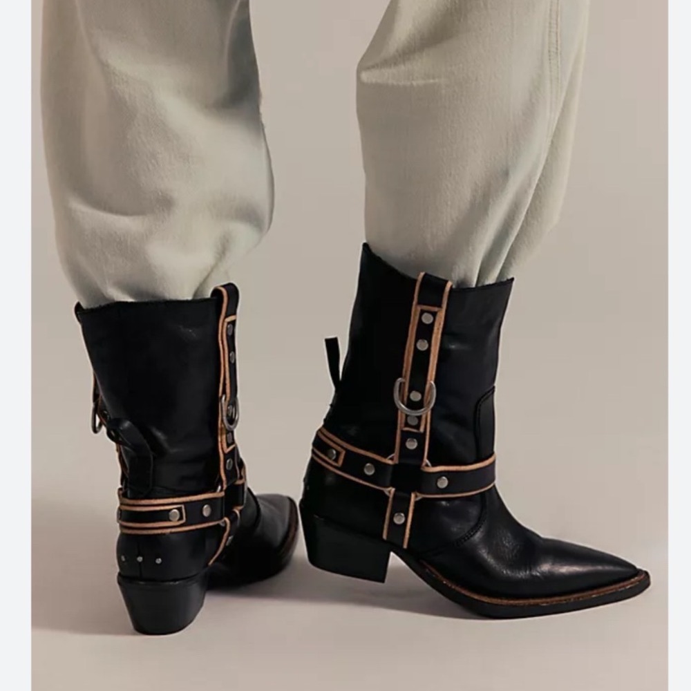 NWOT Free People We The Free Black Abroad Harness Boots Pewter Pointy Women 8.5